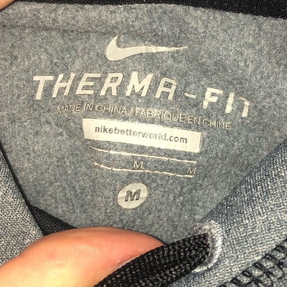 Nike Sweatshirt - Picture 2 of 3